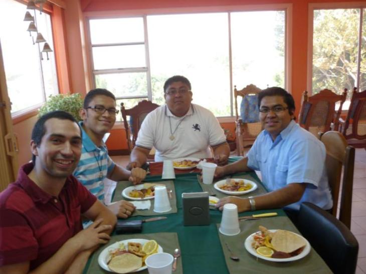 Almuerzo con Padre Provincial 001_800x600