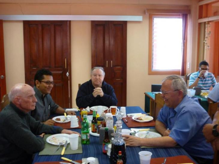 Almuerzo con Padre Provincial 003_800x600