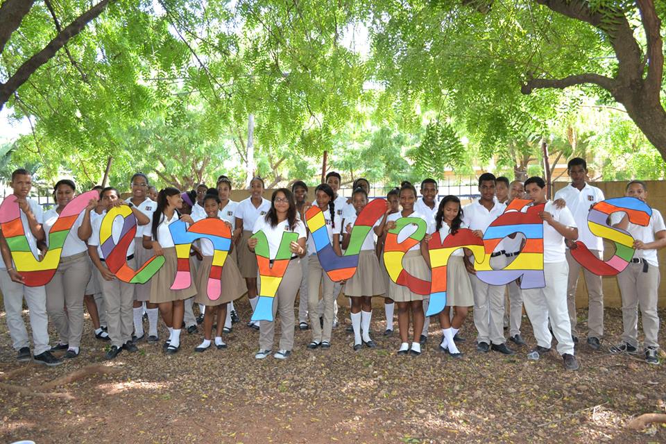 10717459_782511561810033_693279356_n