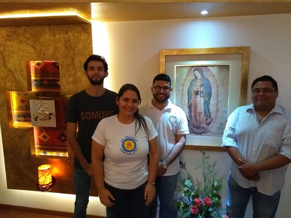 37880742_470933536725328_5566351605017608192_n